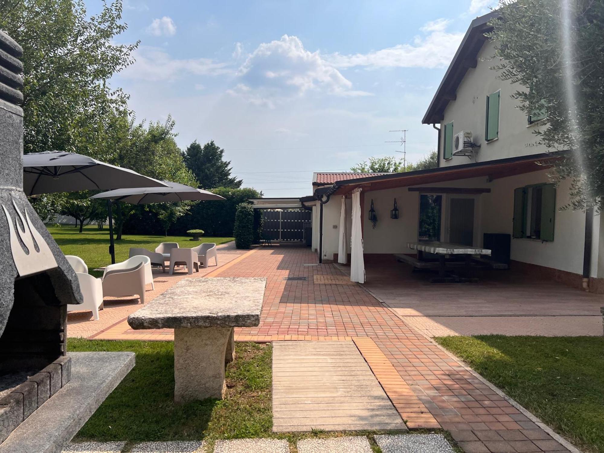 Appartamento "Casa Vacanze Corte Ara Decima" Sona Εξωτερικό φωτογραφία
